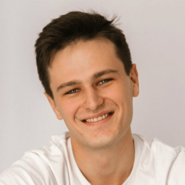 
                    Кастдев - простыми словами про мягкие продажи в B2B на весь мир            