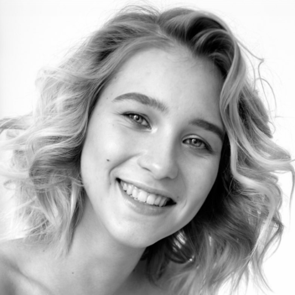 
                    Анастасия Мирошина, Делимобиль: «Купите всем, кто выходит на созвон с клиентами, кольцевую лампу и хороший микрофон»            