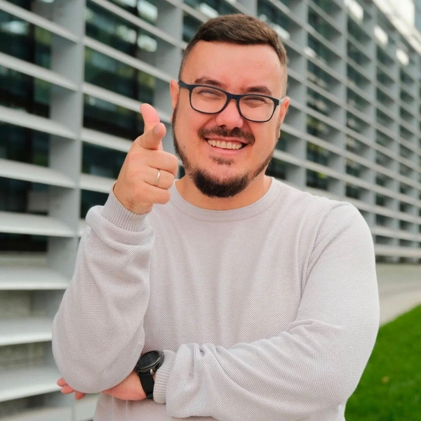 
                    Интеграция WhatsApp и amoCRM: контакты под защитой, переписки под контролем, чат-боты под рукой            