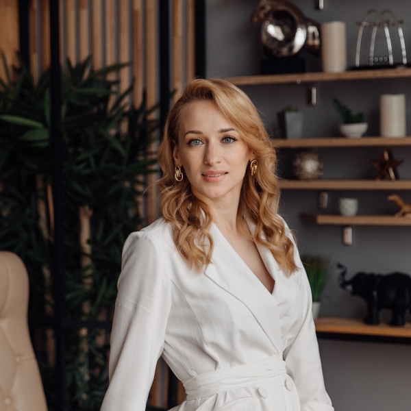 
                    Клиенты для начинающих таргетологов в 2023 / Анастасия Любарская            