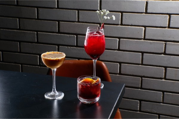 
                    Как привлекать гостей в ресторан с помощью барной карты            