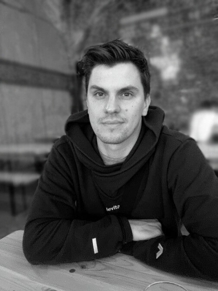 
                    Как правильно «вшивать» ключевой запрос во внешнюю ссылку на Wildberries? Изменяем статистику топ 10 по инструкции            