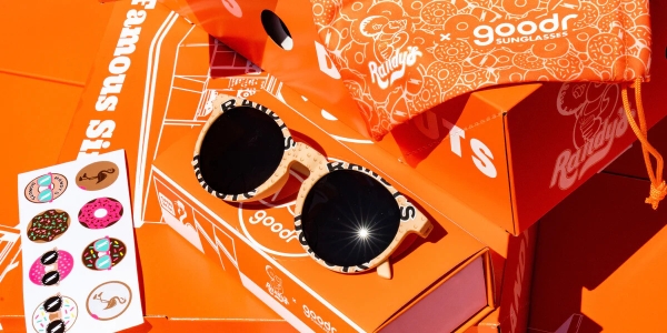 
                    Идеи летнего мерча от компаний            