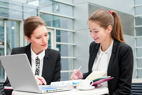 
                    Опытный специалист или новичок            