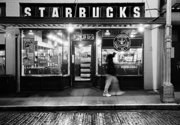 В чем секрет успеха бренда Starbucks? Чего нет у Stars Coffee. Длинная статья             
                    В чем секрет успеха бренда Starbucks? Чего нет у Stars Coffee. Длинная статья