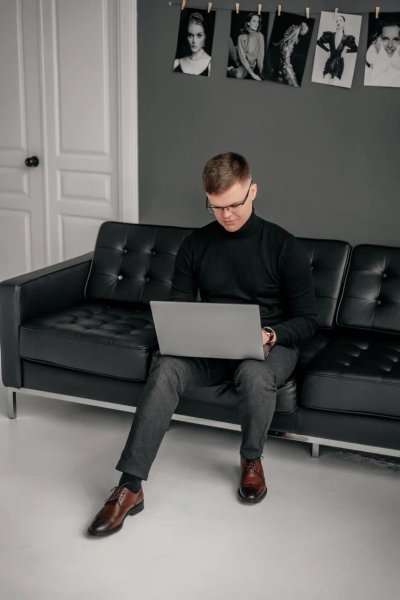 Как стабильно привлекать клиентов в студию косметологии в городе с населением 70.000 человек?
Как стабильно привлекать клиентов в студию косметологии в городе с населением 70.000 человек?