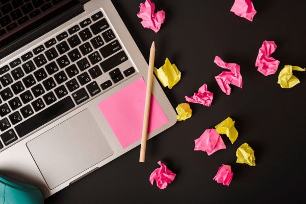 Топ 10 лайфхаков копирайтера: как написать цепляющий заголовок             
                    Топ 10 лайфхаков копирайтера: как написать цепляющий заголовок