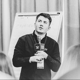 
                    Разборка №4: директор по маркетингу супермаркетов Магнолия смотрит сайт SMM-агентства «Студия Чижова»            