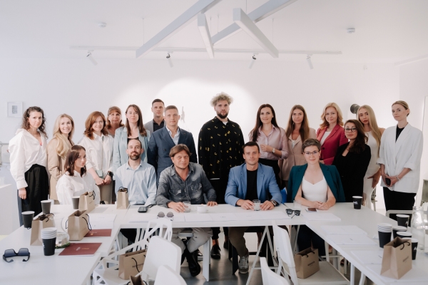 Кейс: как мы провели маркетинговый аудит для строительного холдинга, превратили его в стратегию и привели покупателя             
                    Кейс: как мы провели маркетинговый аудит для строительного холдинга, превратили его в стратегию и привели покупателя