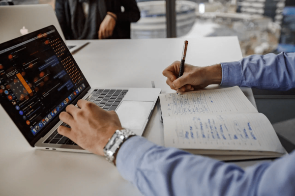 
                    Как личная стратегия собственника влияет на маркетинг            