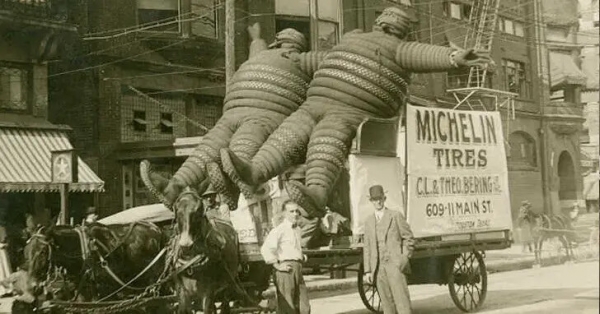 Почему компания, производящая шины для автомобилей, выдаёт награды ресторанам?             
                    Почему компания, производящая шины для автомобилей, выдаёт награды ресторанам?