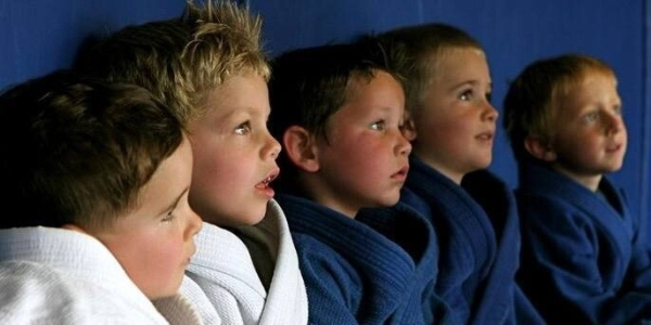 
                    Деньги на детях. Бизнес который никогда не прогорит!            