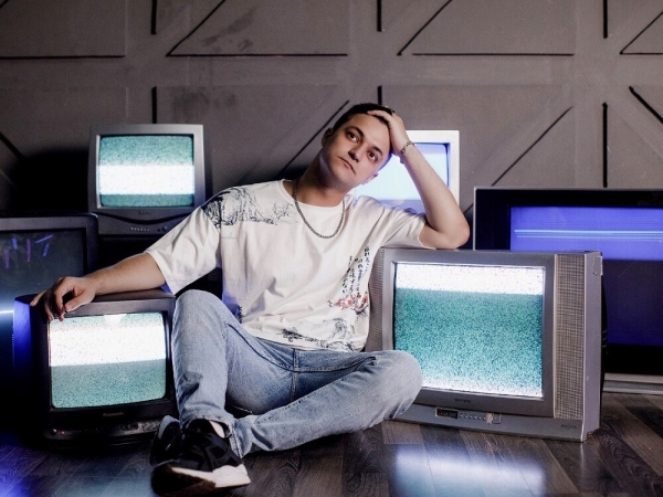 Ложится в 5 утра, пиарит свое агентство и управляет им, пишет музыку и не выгорает. Как? Интервью с CEO UXART             
                    Ложится в 5 утра, пиарит свое агентство и управляет им, пишет музыку и не выгорает. Как? Интервью с CEO UXART