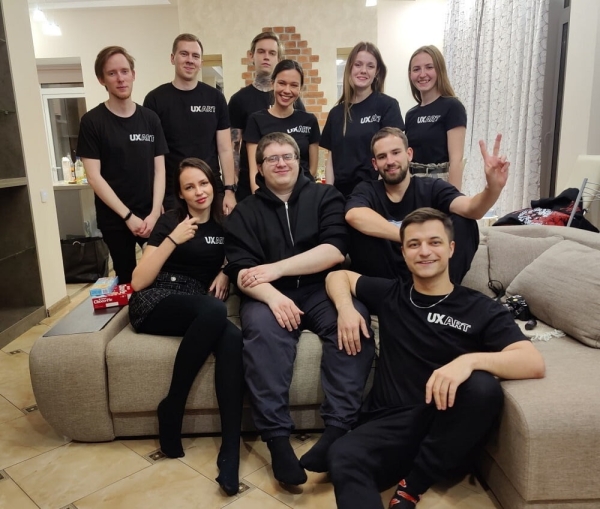 
                    Ложится в 5 утра, сам пиарит свое агентство и управляет им, пишет музыку и не выгорает. Как? Интервью с CEO UXART            