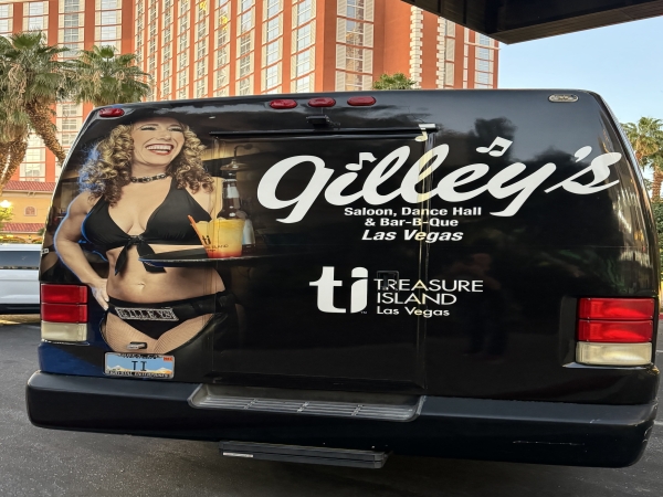 
                    Особенности рекламы в США            