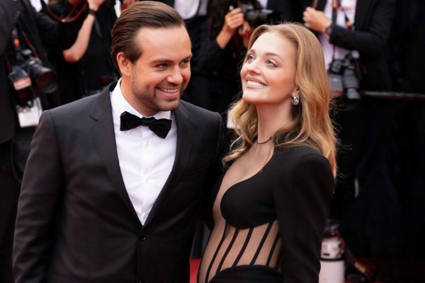 Белякова и Косенко: договор или хайп, кто отец ребенка?
Белякова и Косенко: договор или хайп, кто отец ребенка?