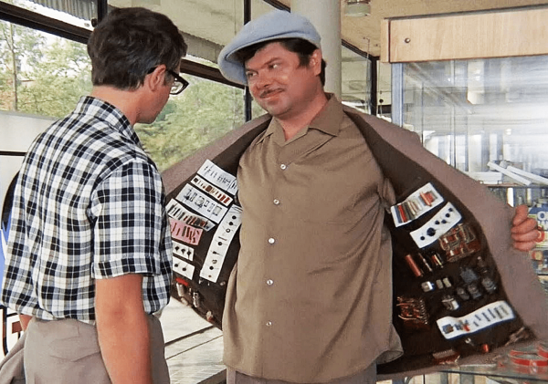 
                    35 когнитивных искажений, которыми пользуются продавцы и бренды            