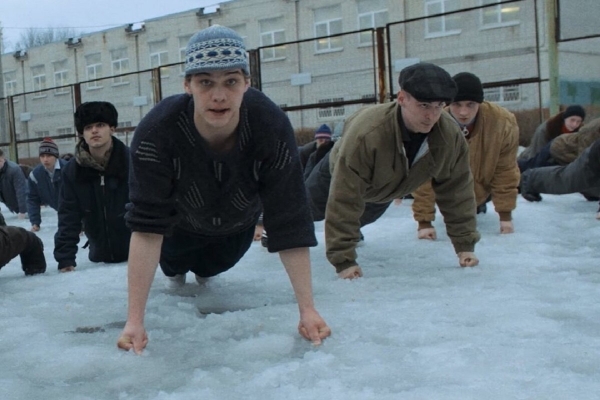 
                    Уроки трендвотчинга для «не чушпанов». Почему сериал «Слово пацана» взорвал интернет?            