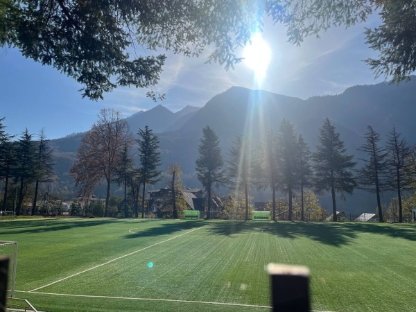 
                    Наиуспешный недоуспех. Как похожие каналы и Яндекс РСЯ вывели Telegram канал ХАТА СНЯТА на орбиту            