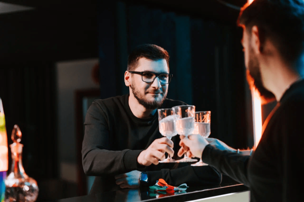 «Тайный орден айтишников»: собрали 2000 человек на ночной IT-конференции за счет черного рынка и промо в стиле масонов
«Тайный орден айтишников»: собрали 2000 человек на ночной IT-конференции за счет черного рынка и промо в стиле масонов