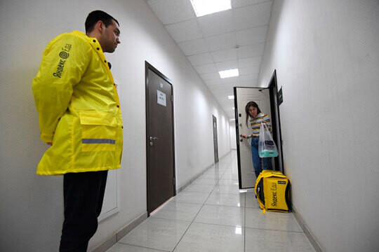 Бесконтактная доставка: преходящий тренд или он с нами навеки?
Бесконтактная доставка: преходящий тренд или он с нами навеки?