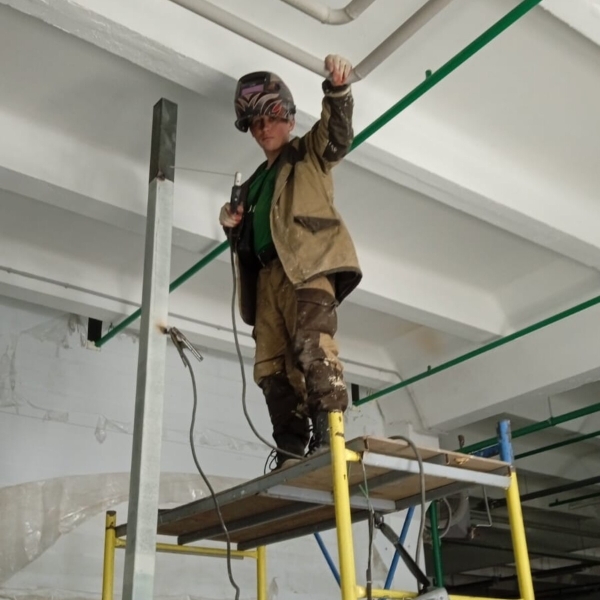 «Это деньги сразу»: владелец крупнейшего аутстаффа Москвы о том, как продавать 1300 рабочих за 4,5 млн ₽ в день
«Это деньги сразу»: владелец крупнейшего аутстаффа Москвы о том, как продавать 1300 рабочих за 4,5 млн ₽ в день