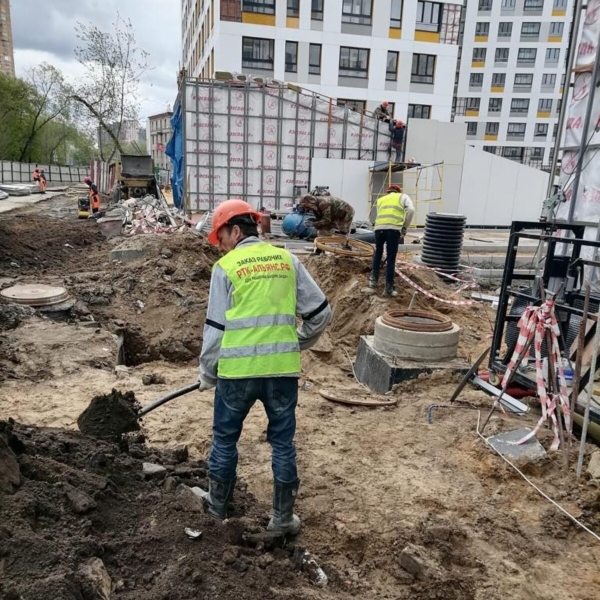 «Это деньги сразу»: владелец крупнейшего аутстаффа Москвы о том, как продавать 1300 рабочих за 4,5 млн ₽ в день
«Это деньги сразу»: владелец крупнейшего аутстаффа Москвы о том, как продавать 1300 рабочих за 4,5 млн ₽ в день