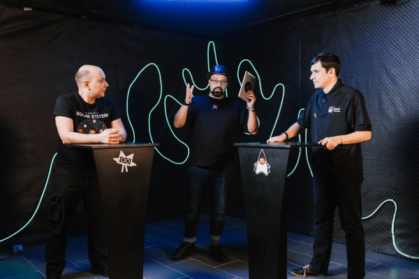 «Тайный орден айтишников»: собрали 2000 человек на ночной IT-конференции за счет черного рынка и промо в стиле масонов
«Тайный орден айтишников»: собрали 2000 человек на ночной IT-конференции за счет черного рынка и промо в стиле масонов