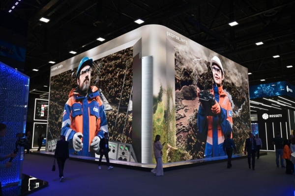 
                    Нейросеть посчитала траты детей в России и задизайнила упаковку сыра            