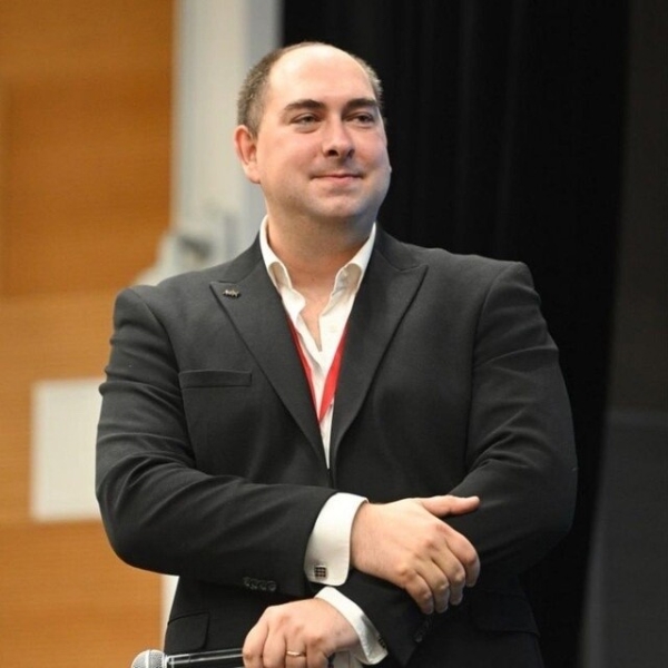 CRM-маркетинг. Превращаем данные в золото             
                    CRM-маркетинг. Превращаем данные в золото