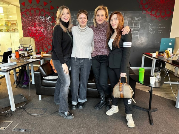 
                    Привели 400 художников на Вайлдберис для коллекционеров. Как привлечь первых пользователей через платный трафик            