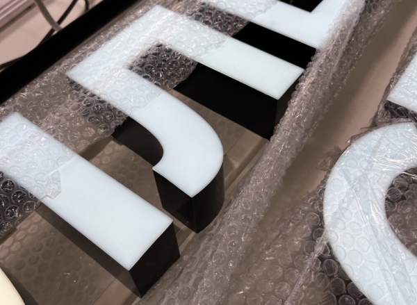 Письмо 136: установили вывеску в кафе на Металлургов 76А
Письмо 136: установили вывеску в кафе на Металлургов 76А