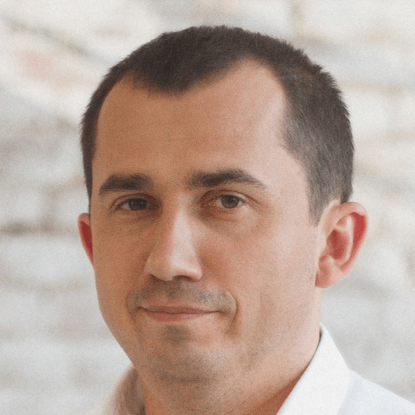 
                    Как разработчикам работать с госкомпаниями в 2024 году            