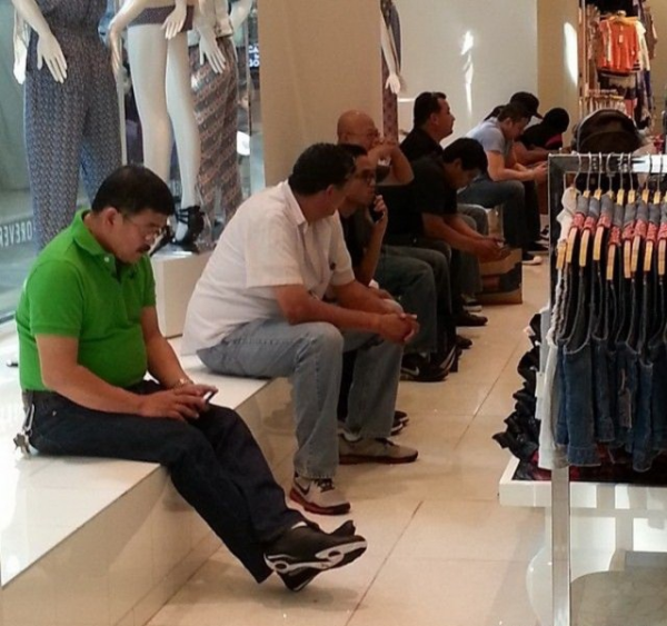 
                    Мужчины стали в 2 раза активнее пользоваться маркетплейсами            