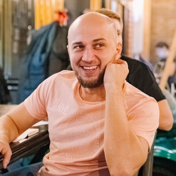 
                    Как разработчикам работать с госкомпаниями в 2024 году            