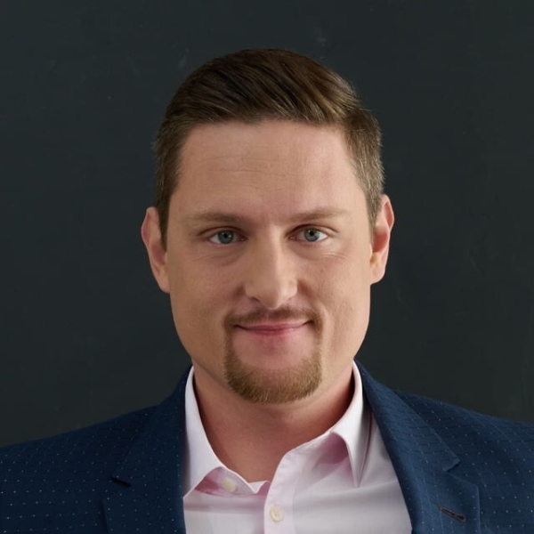 
                    Как разработчикам работать с госкомпаниями в 2024 году            