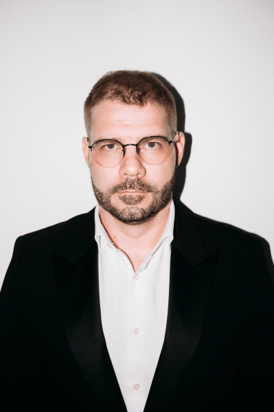 Бизнес-приключения в Эмиратах и Африке: как купить золото в Африке на 700 тысяч долларов и вернуться домой ни с чем             
                    Бизнес-приключения в Эмиратах и Африке: как купить золото в Африке на 700 тысяч долларов и вернуться домой ни с чем